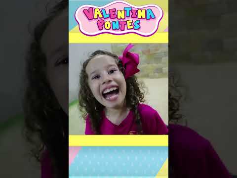 Valentina finge brincar Brincar de vizinhas com casas de brinquedos #criança  #infantil 1095