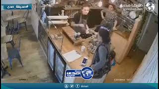 أم تستخدم طفلها للسرقة