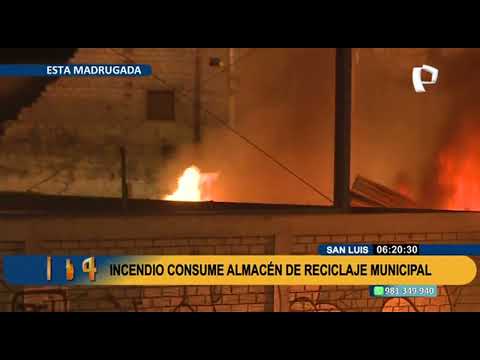 Incendio consume almacén de reciclaje en San Luis
