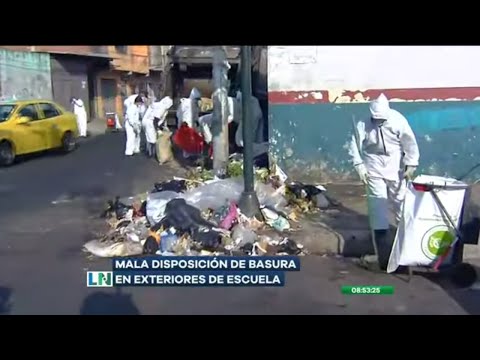 Lanzan basura en exteriores de una escuela en La Chala