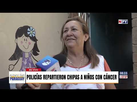 Policías solidarios reparten chipas a niños con cáncer