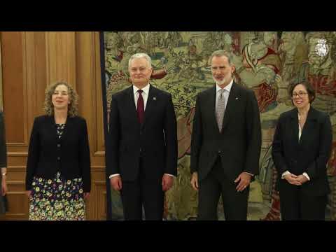 S.M. el Rey mantiene un encuentro y posteriormente un almuerzo con el Presidente de Lituania