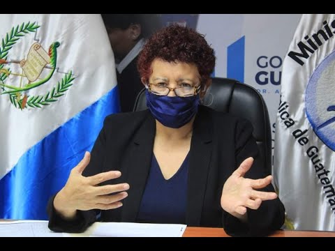 Amelia Flores renuncia al Ministerio de Salud