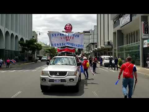Miles de personas protestan contra negociación con FMI en Costa Rica