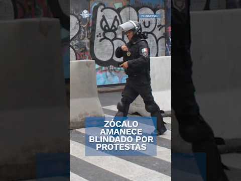 Blindan calles del Zócalo por protestas del caso Ayotzinapa #shorts