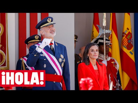 Los Reyes presiden el desfile de las Fuerzas Armadas en Oviedo