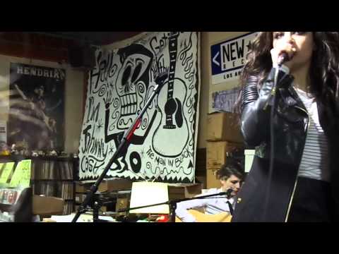 Charli XCX - SuperLove (Acoustic @ Cactus Records Store in Houston,Tx)