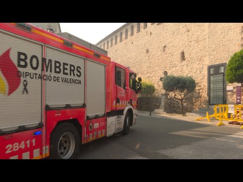 El incendio en Montitxelvo obliga a confinar el municipio de Potries por el humo