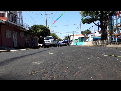 Recarpetean calles del barrio Rigoberto López Pérez en Managua