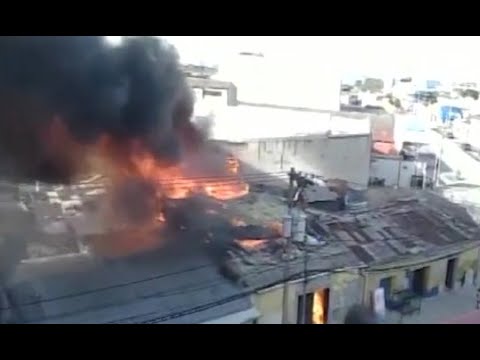 Incendio en fábrica de camas en la Avenida Bolívar