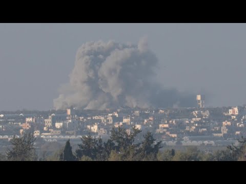 De la fumée s'élève après une explosion dans le sud de la bande de Gaza | AFP Images