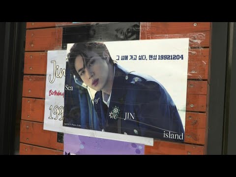 Corée du Sud: la star de BTS Jin rejoint l'armée | AFP