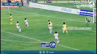 لاعب يسجل هدف عالمي