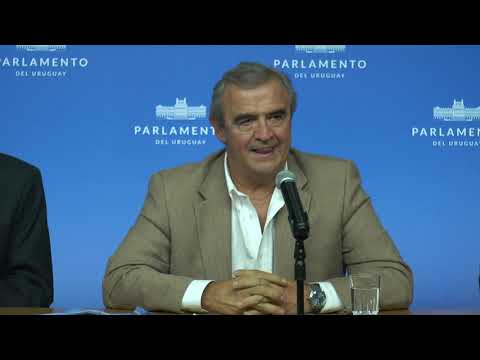 Conferencia de prensa del ministro Jorge Larrañaga 4-5-2020