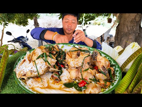 ซดข้าวปุ้นน้ำยาปลาค่อต่อนใหญ่