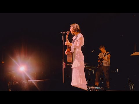 Gracie Abrams - Let It Happen (Live on The Secret Of Us Tour)