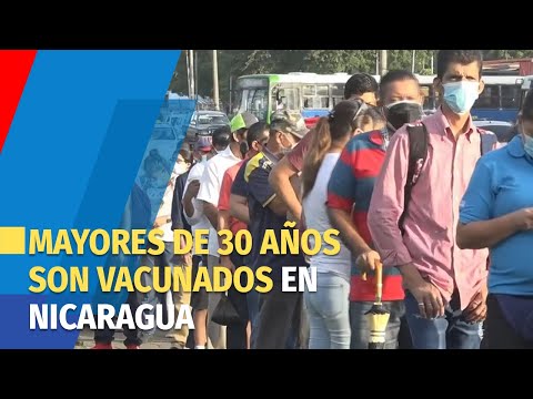 Mayores de 30 años son vacunados en Nicaragua después de larga espera