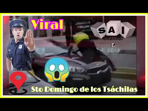 Conductor se lleva en el capó a policía