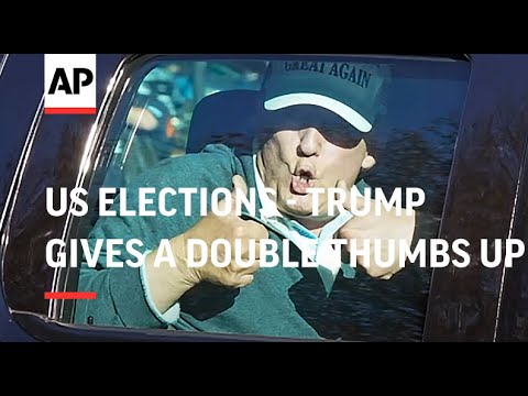 Trump gives supporters a double thumbs up