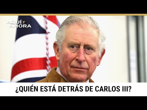 Los controversiales besos del rey Carlos III