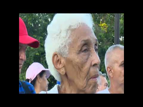 Marcha en peregrinación pueblo de Cienfuegos hasta cementerio local