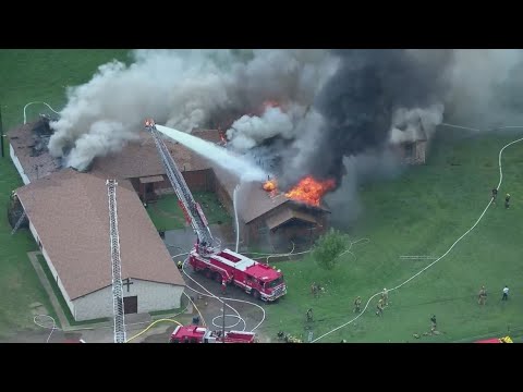 Dallas Fire-Rescue crews responding to second fire at a church in 7 days