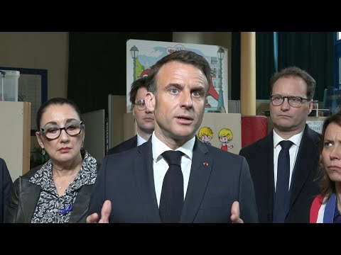 Macron veut protéger l'école d'une forme de violence désinhibée | AFP Extrait