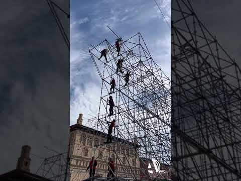 Arranca el montaje de los escenarios de la plaza del Pilar