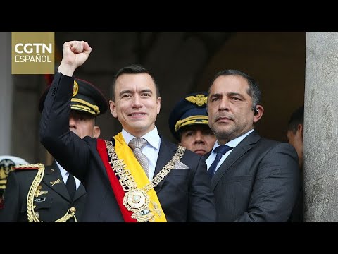 Empresario Daniel Noboa jura como presidente de Ecuador