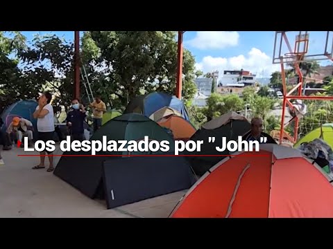 LO QUE JOHN LES ARRANCÓ | Viven en casas de campaña luego de que el huracán destruyera sus hogares