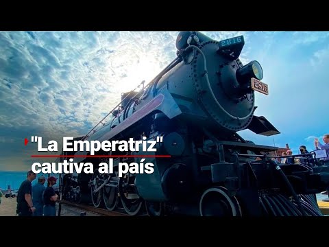 Miles de mexicanos esperan el último viaje de la locomotara Emperatriz