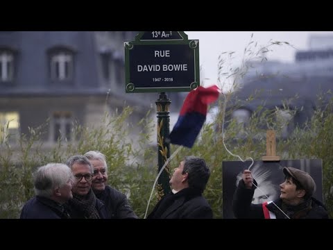 París celebra el legado musical y cultural del británico David Bowie con una calle en su honor