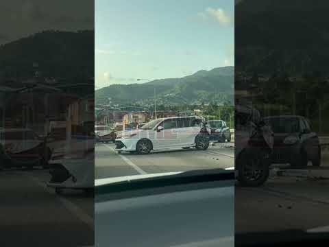 Five car smash up reported along the Aranguez flyover