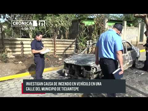 ¡Puro fuego! Vehículo queda en chatarra al incendiarse en Ticuantepe - Nicaragua