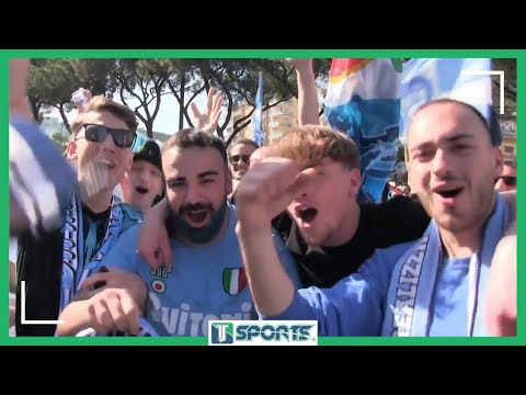 Fans del Napoli COREAN el nombre de Diego Armando Maradona tras CELEBRAR su tercer Scudetto