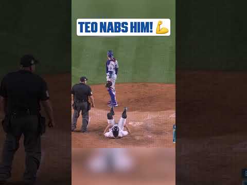 DONT RUN ON TEO #WorldSeries