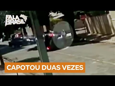 Carro capota duas vezes e quase atinge sorveteiro em Apucarana (PR)