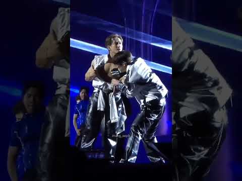 FINALLY WE SAW CHANGBIN’s ABS☺️❤️#changbin #seungmin #straykids #skz #concert #tour #shorts #viral