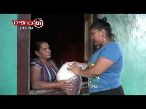 Entrega de paquetes alimenticios para una comunidad de San Carlos - Nicaragua