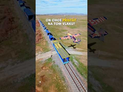 🚨dal to jako první na světě 🛬 #redbull #aerial #fly #extremesports #energydrink #train