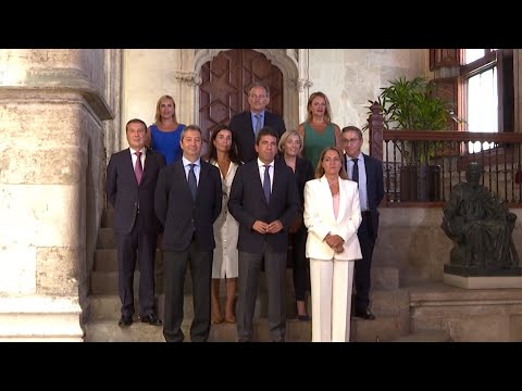 El nuevo Consell toma posesión y se pone a disposición del pueblo valenciano