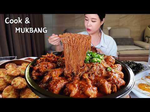 🔥칼칼~한 닭볶음탕에는 닭발이 들어가야 진짜 찐으로 맛있음!!! realsound asmr mukbang