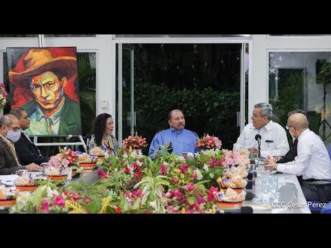 Presidente Daniel Ortega y Compañera Rosario Murillo se reúnen con presidente del BCIE, Dante Mossi