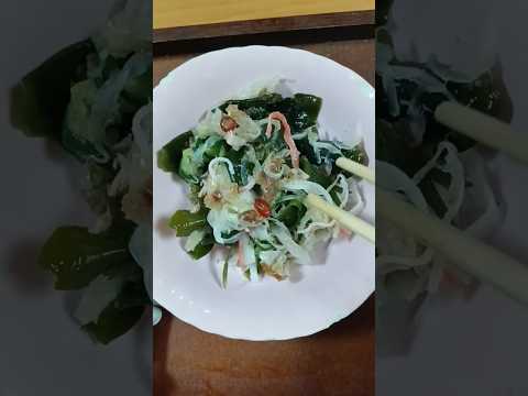 血液サラサラ玉ねぎわかめカニかま削り節たっぷりお酢の物しました