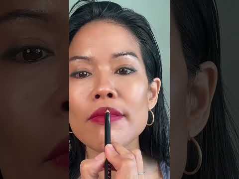 The Anastasia Beverly Hills Cool & Warm 4-Piece Lip Liner Kit is 32% off and includes a free