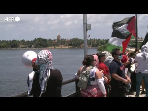 Incontro Trump-Netanyahu a Mar-a-Lago, la protesta di alcuni manifestanti pro Palestina