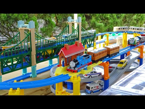 Plarail & Minicar ☆ Run Thomas and JR trains on the platform door station course