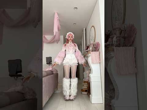 Styling this fluffy pink hand knitted sweater 💗