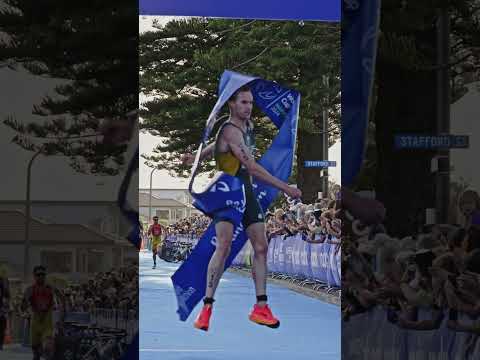 Can Callum McClusky make it back to back wins in Napier? 🤔🇳🇿#NapierWC #Triathlon #shorts