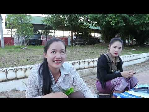 买地建房子在结婚的老挝女孩,只需要“10000”元彩礼,靠谱吗? #老挝 #老挝美女 #琅勃拉邦 #老挝农村生活